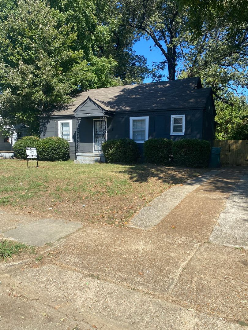 Memphis House: 3650 Given Avenue,