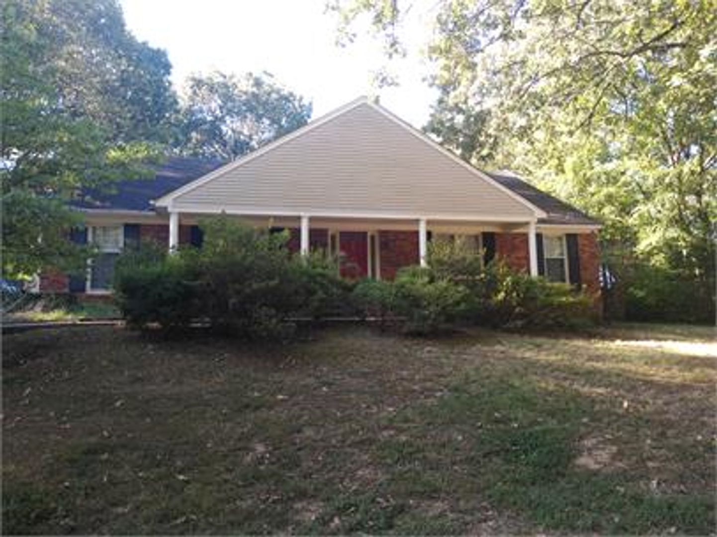 Memphis House: 8367 Chippingham Drive,