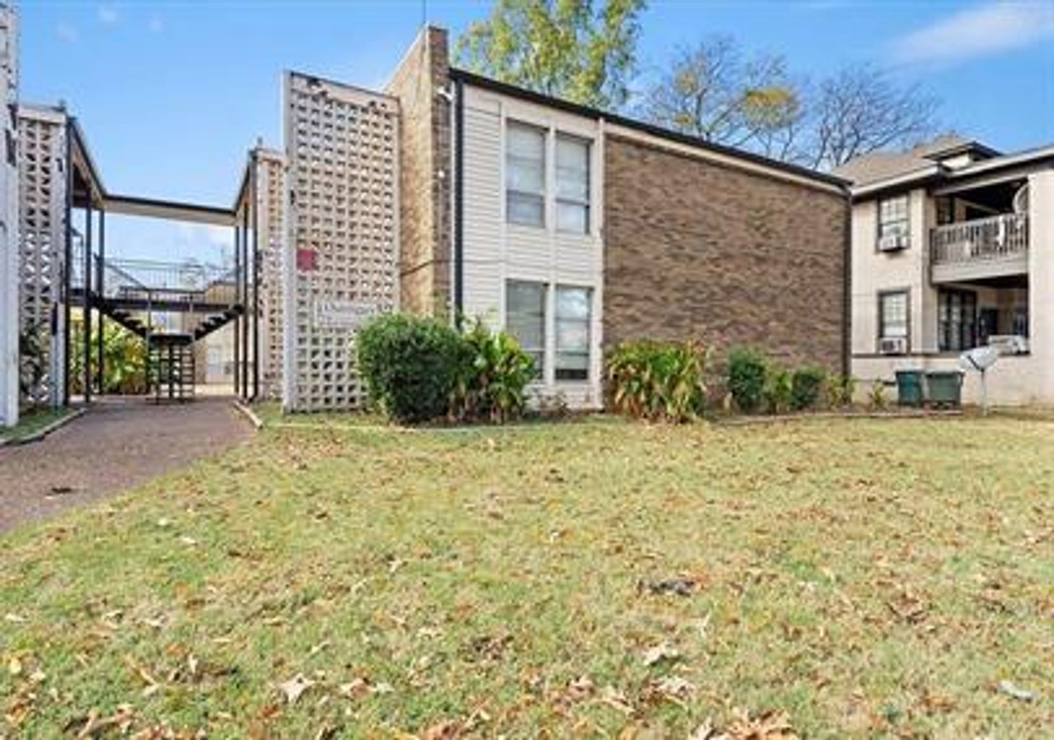 Memphis Apartment: 151 North Belvedere Boulevard