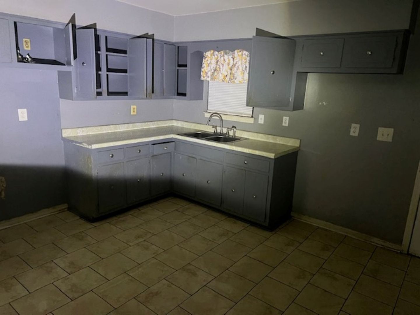 Memphis House: 4897 Southhaven Rd