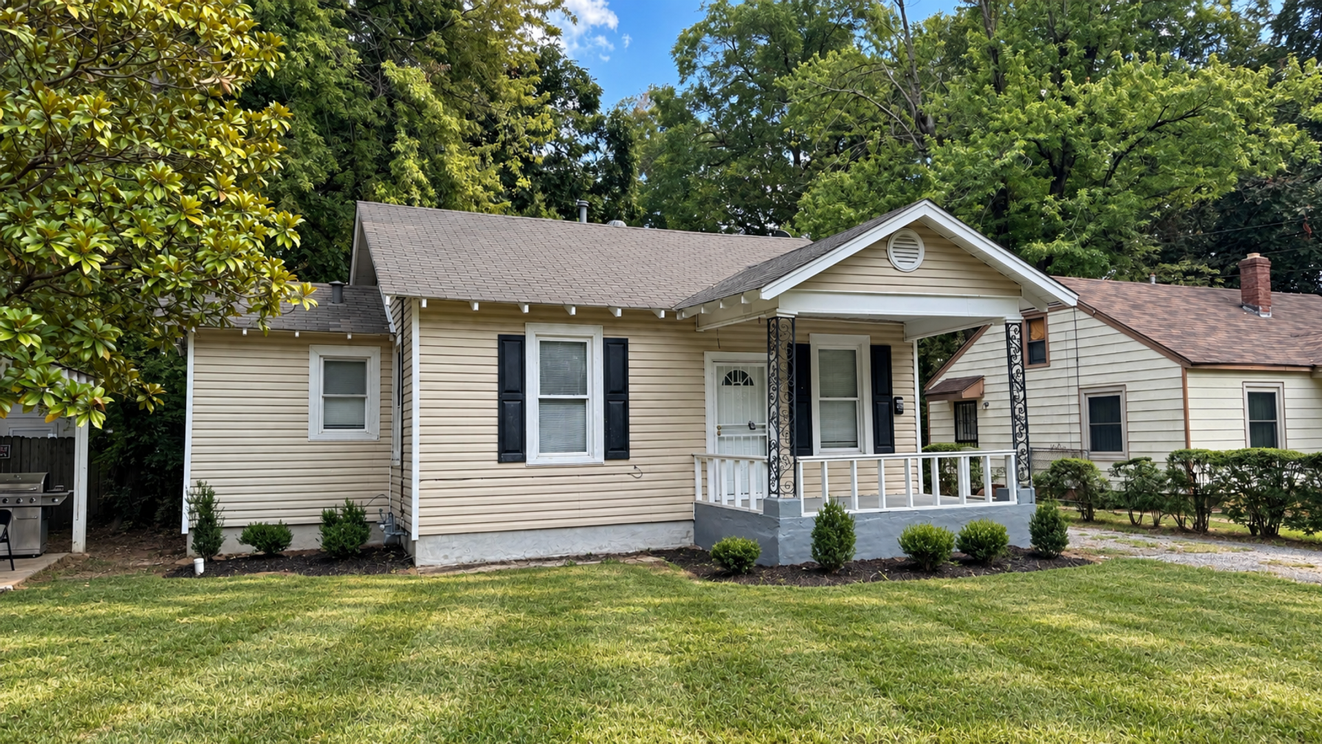 554 Bon Air Street 1 of 8