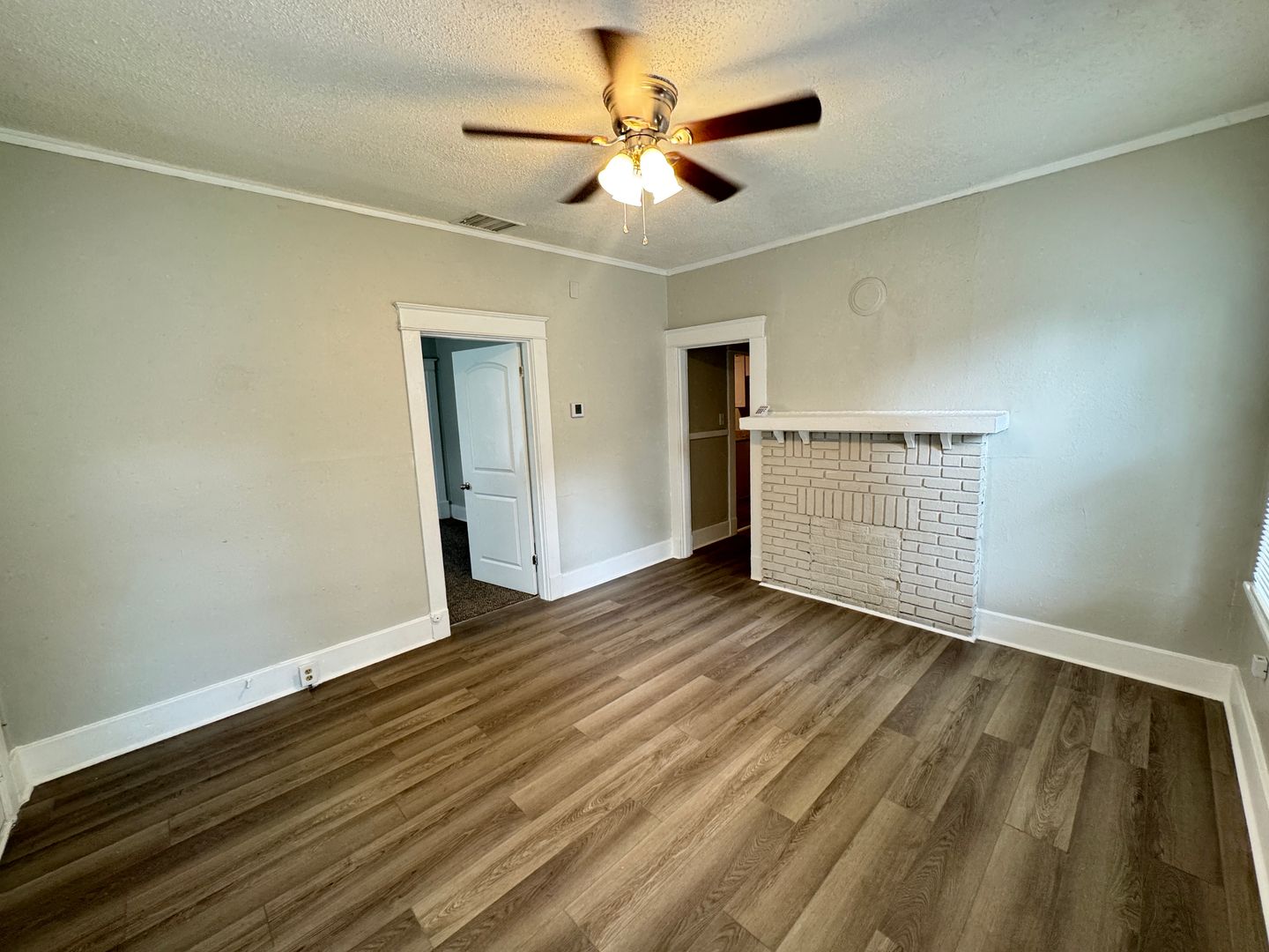 554 Bon Air Street 3 of 8