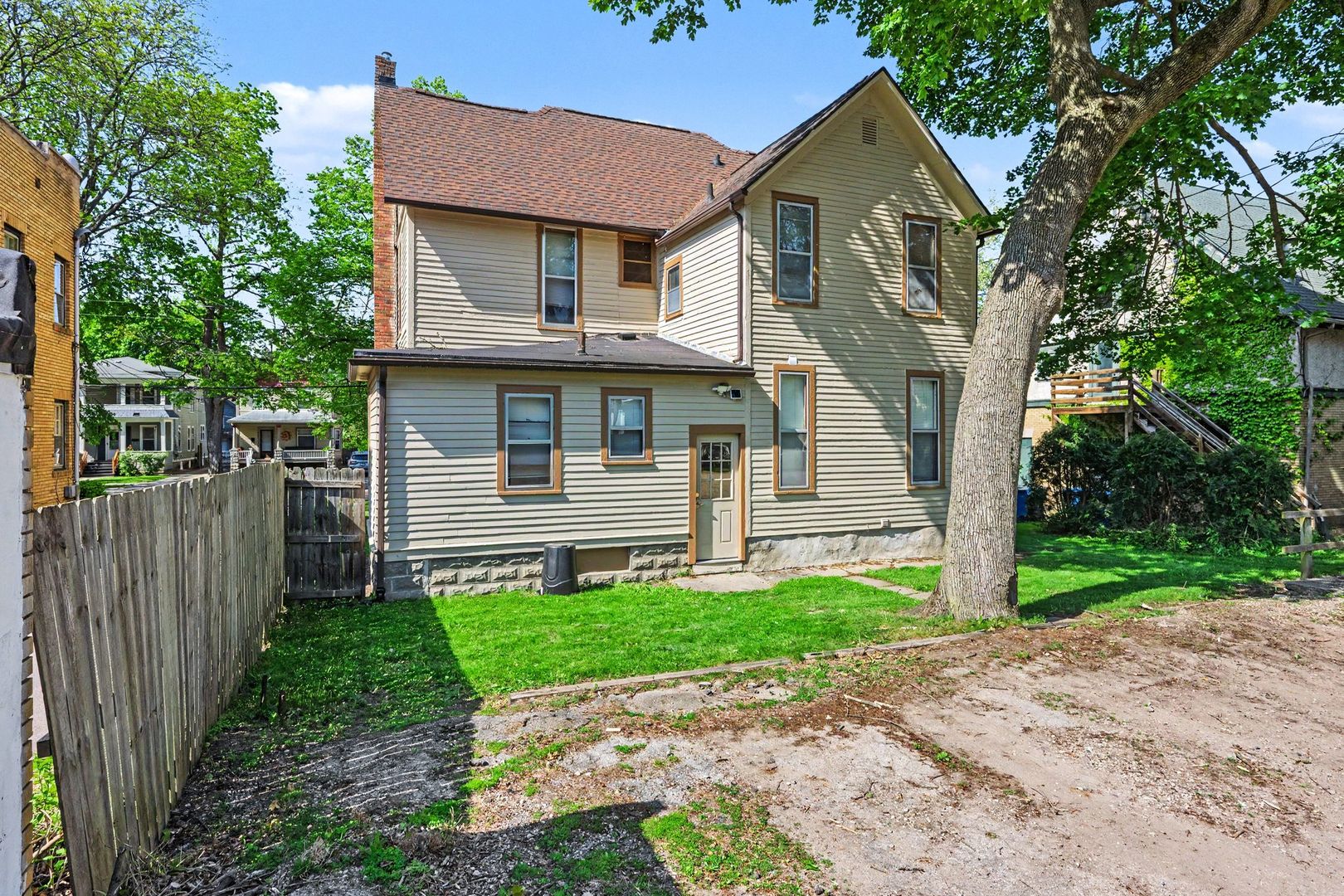 Kalamazoo Apartment: 513 Wheaton Avenue