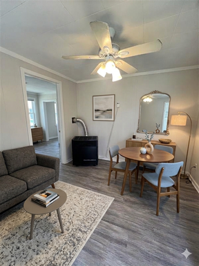 White Lake Waterfront & Private Beach Apartments – photo 1