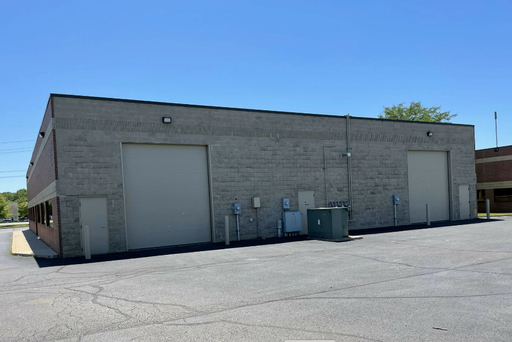 WAREHOUSE SPACE/FLEX | 14' OVERHEAD DOORS | 2,125 - 4,250 SF AVAILABLE