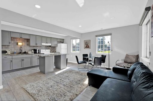 Fully furnished! Renovated 2025, apartment for lease, in Clinton Twp.