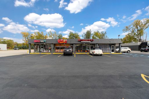 RETAIL SPACE FOR LEASE – photo 1