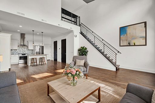 2BD RM, 2.5BTH LOFT FOR LEASE - LUXURIOUS APARTMENT IN BIRMINGHAM – photo 1