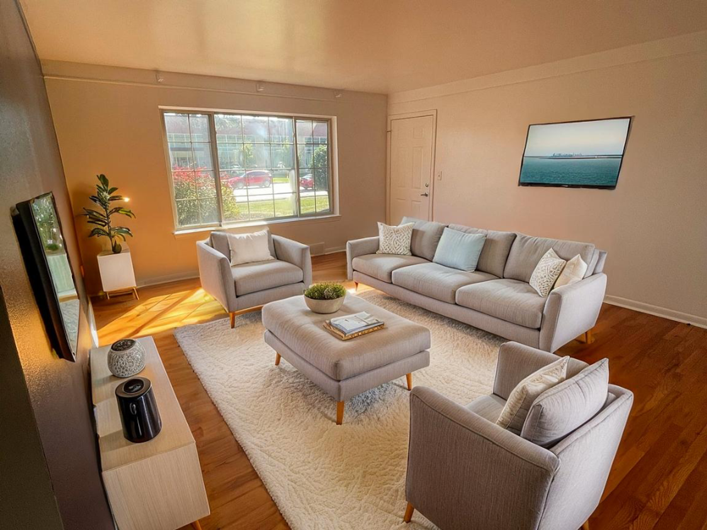 BIRMINGHAM Apartment: 2101 E MAPLE RD.