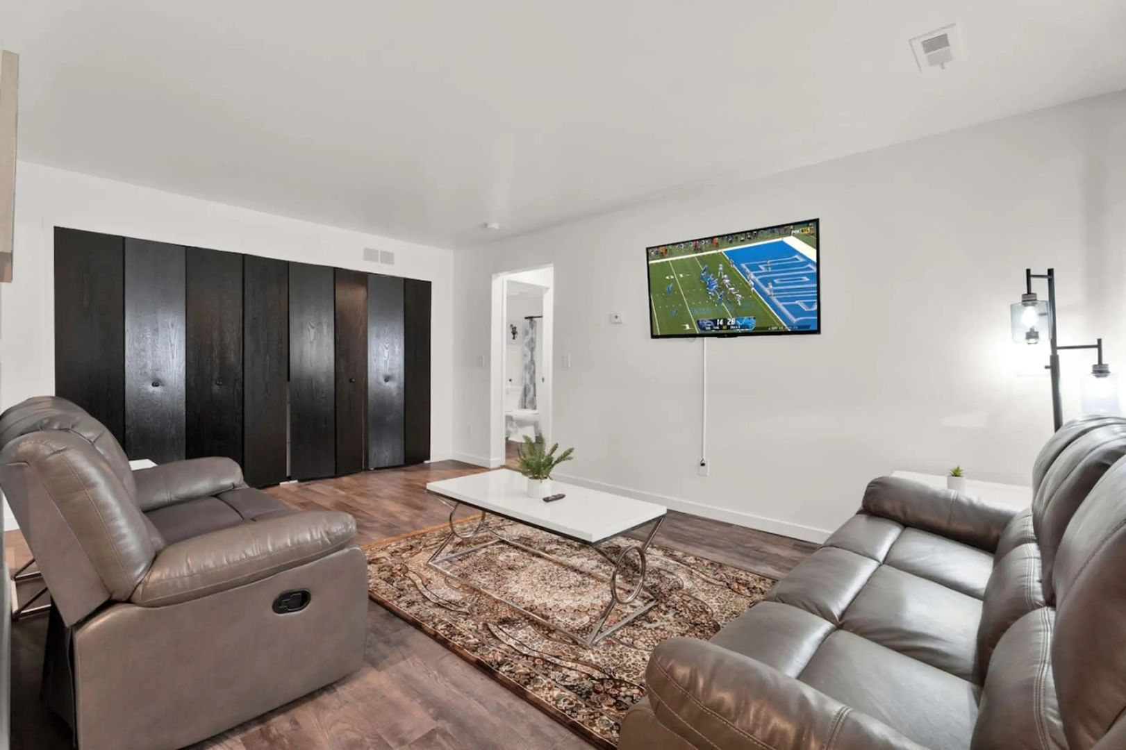 FARMINGTON HILLS Apartment: 23210 MIDDLEBELT RD