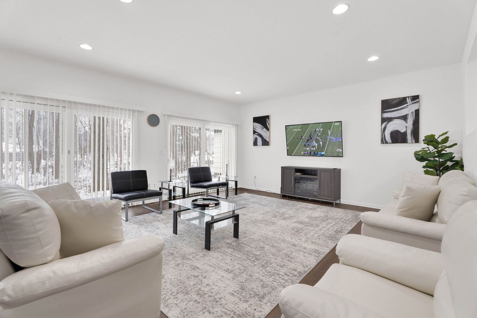 6060 FRANKLIN HOUSE * 5 of 8
