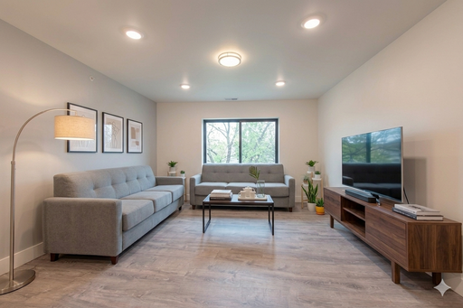 1 Bedroom | Private Attached Bath | New Construction (2024) | Steps from Michigan Stadium – Ann Arbor – photo 1