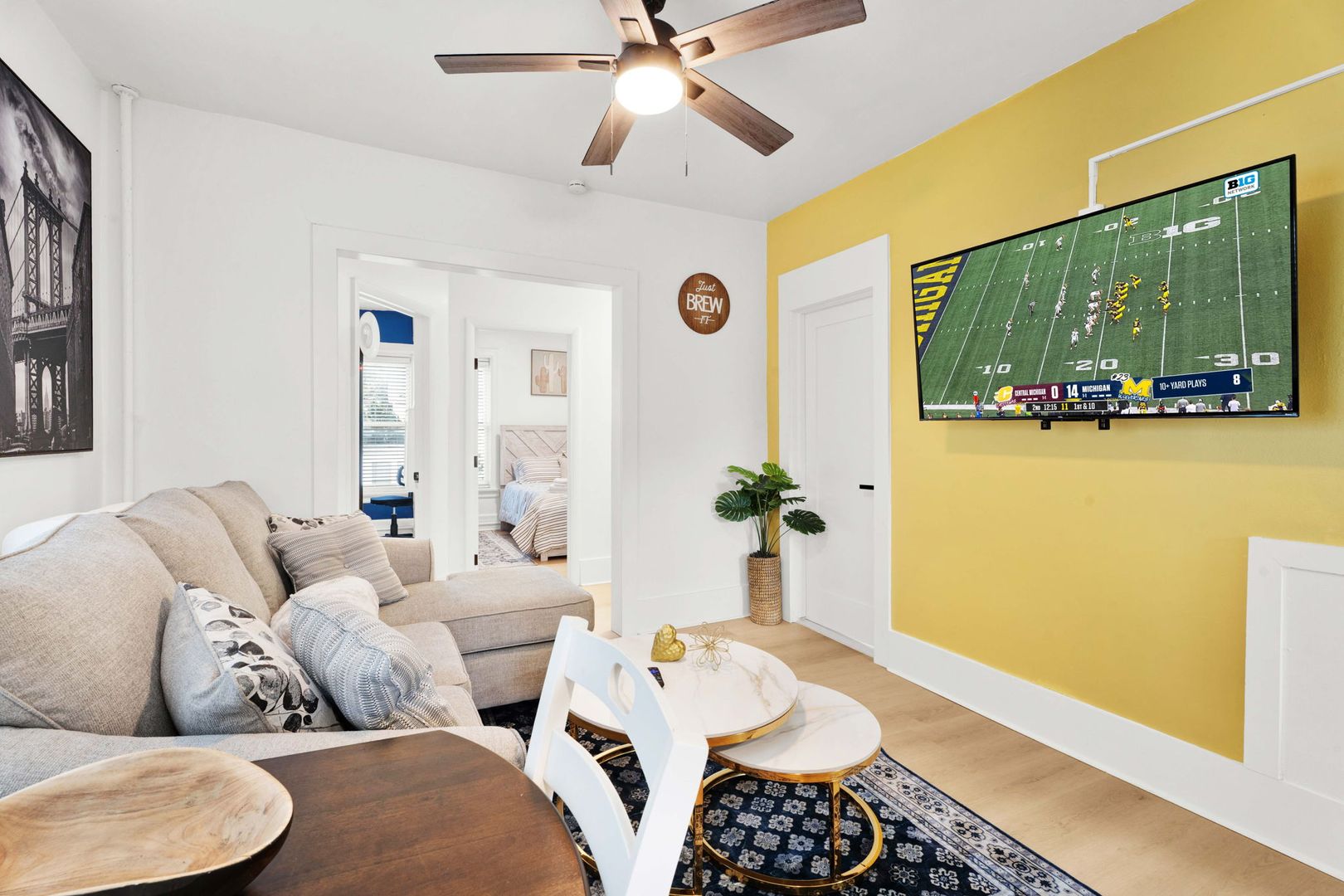 ANN ARBOR Apartment: 1032 VAUGHN ST