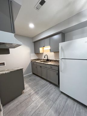APARTMENT FOR LEASE IN CLINTON TWP