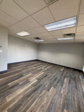 OFFICE SPACE IN BIRMINGHAM - RENOVATIONS COMING 2025 – photo 1