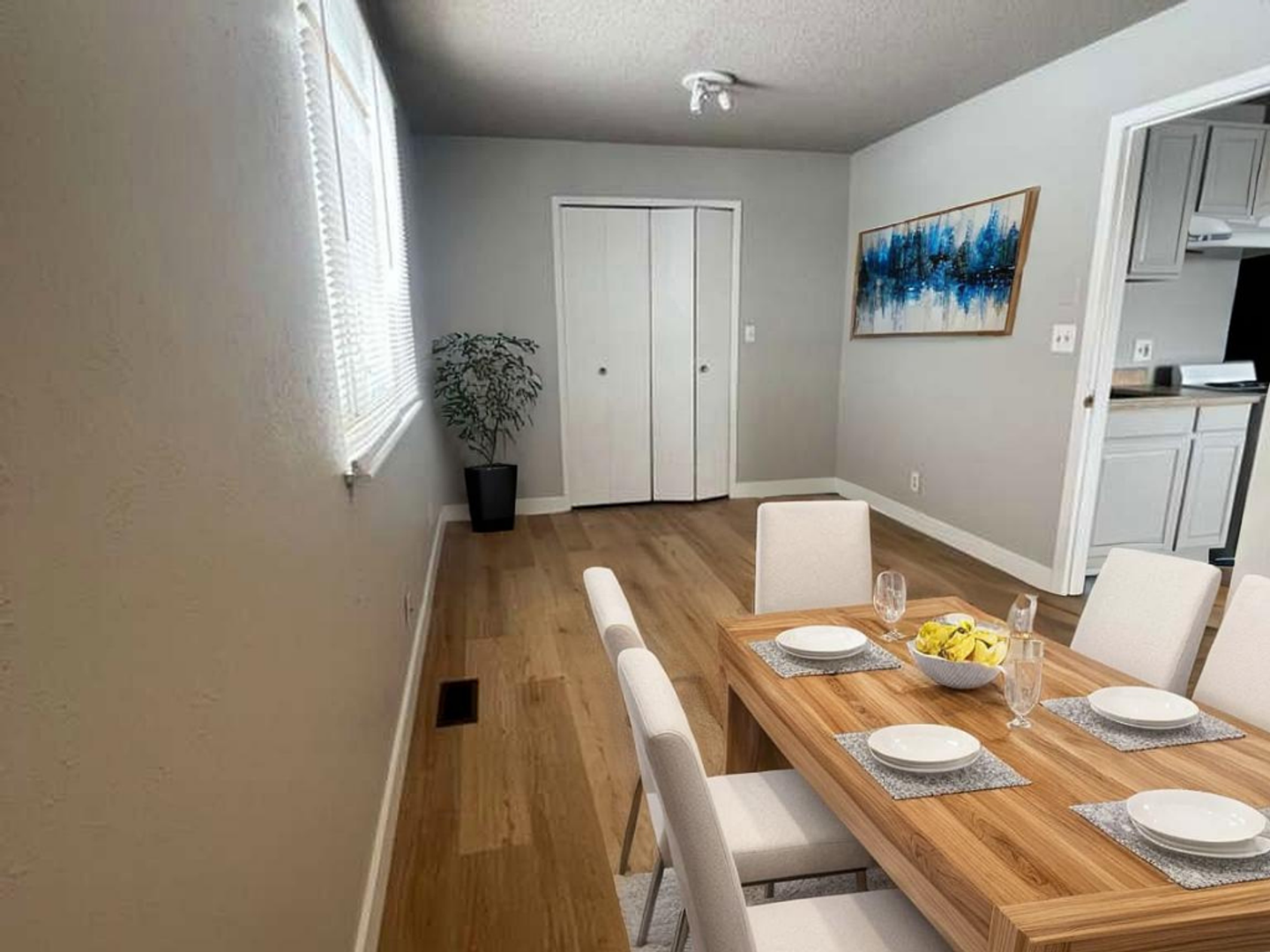 MONROE Apartment: 620 JOHN ANDERSON CT.