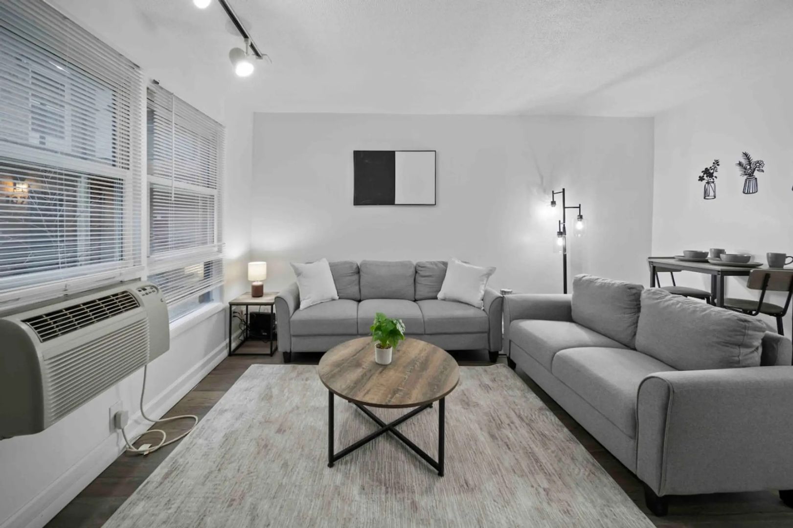 ROYAL OAK Apartment: 3382 HARVARD ROAD