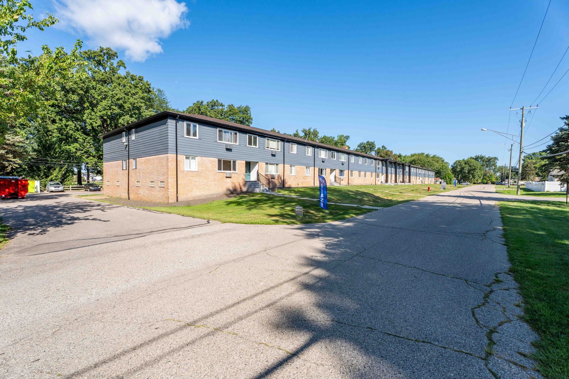 UTICA Apartment: 45631 HARRY ST.