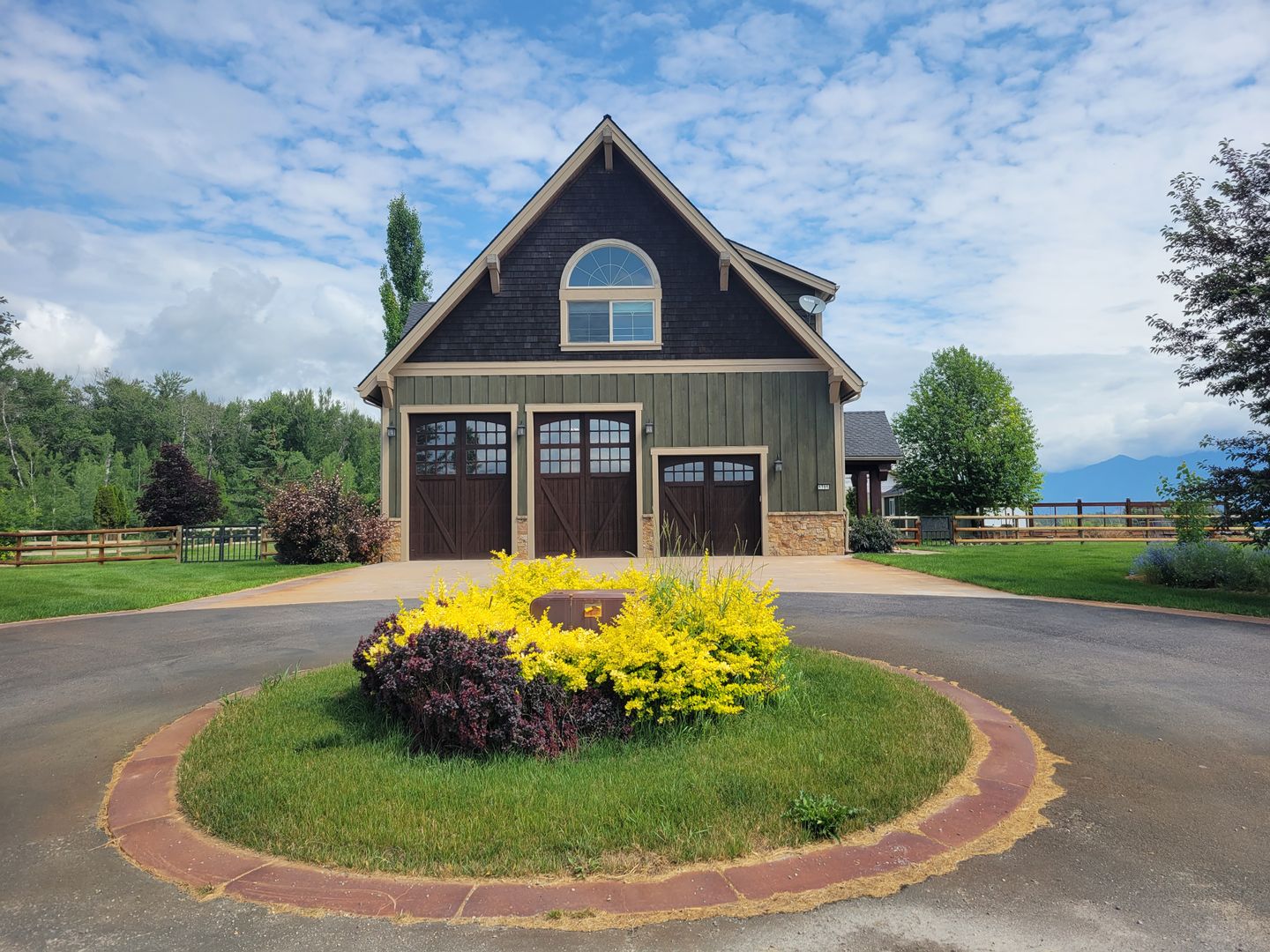 Kalispell House: 1705 Lower Valley Road