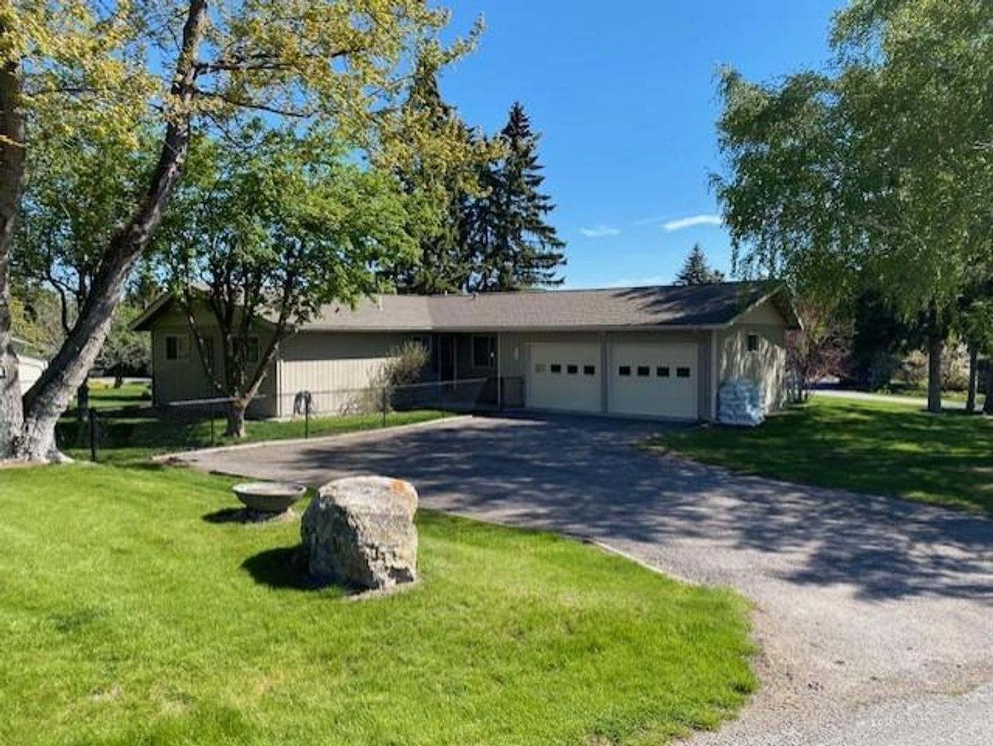 Lakeside House: 175 Mission View Drive