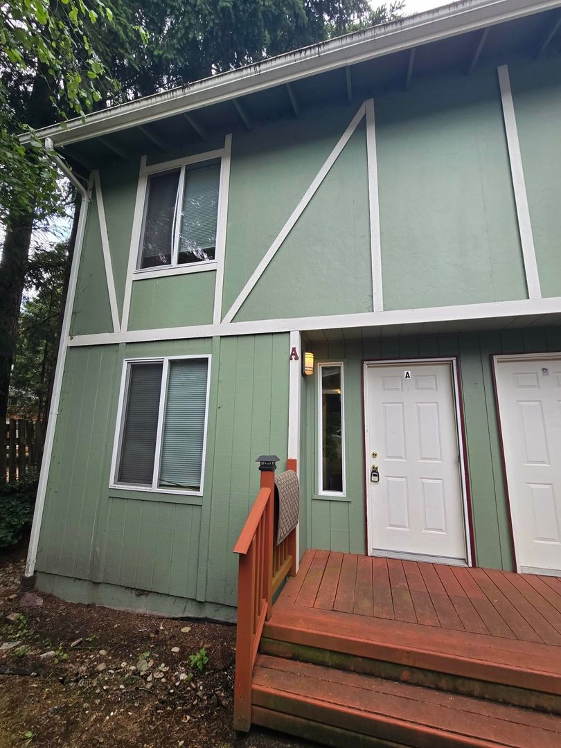 University Place Apartment: 9415 43rd St Ct W