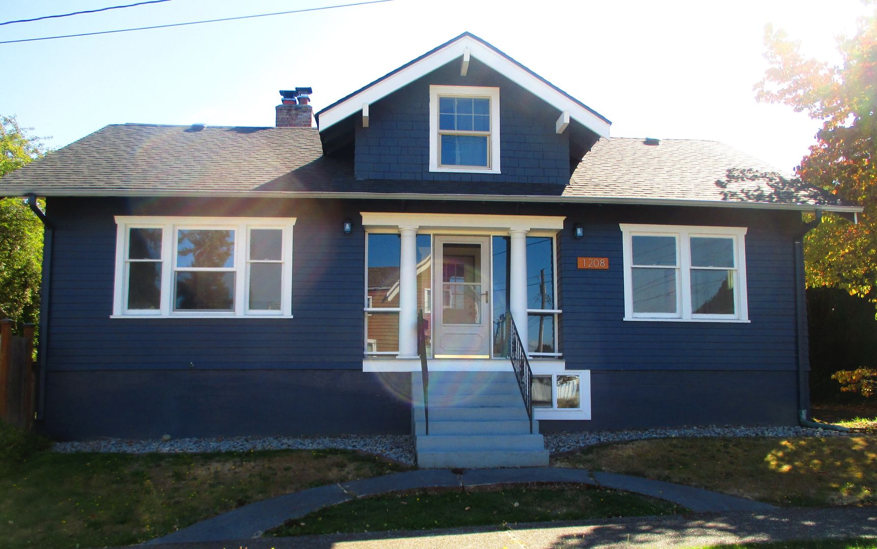 Tacoma Apartment: 1208 N 10th St #B