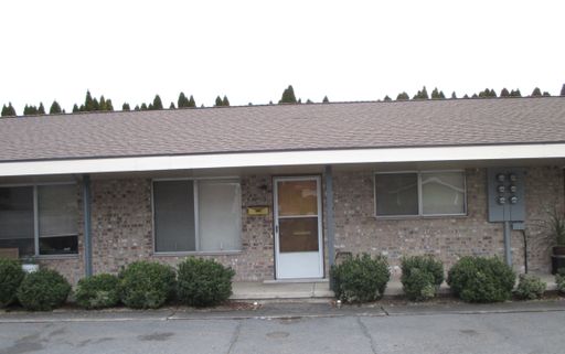 **$500 Move in Special**Updated 2-Bed, 1-Bath in Puyallup — Water, Sewer, Garbage & Laundry Included – photo 1