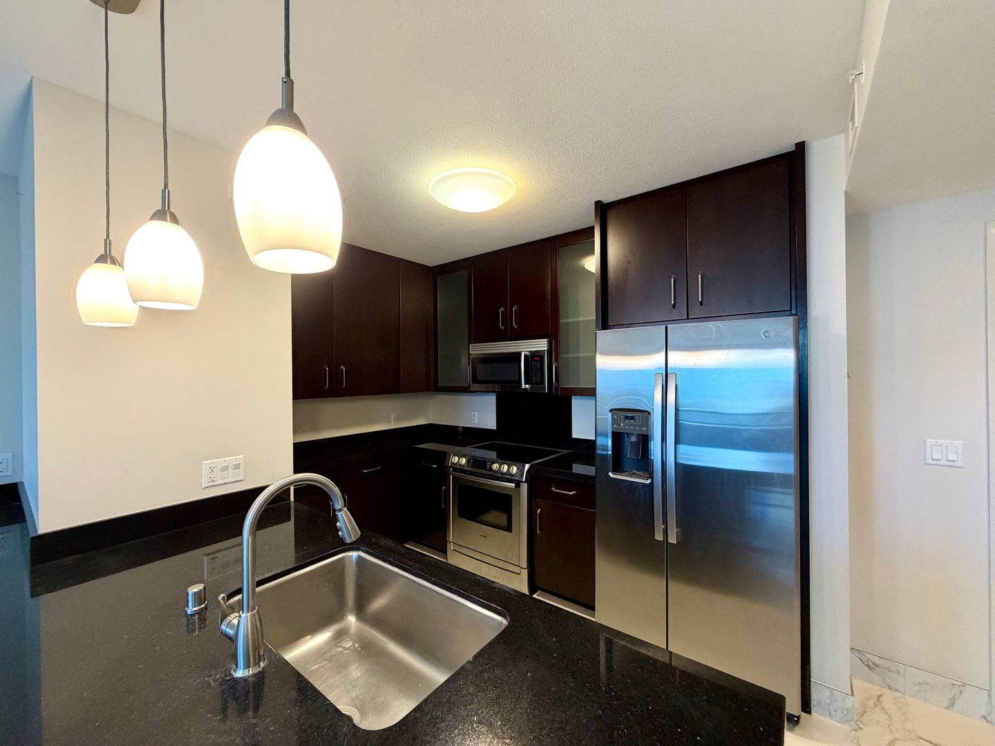 Honolulu Condo: 1189 Waimanu St #703
