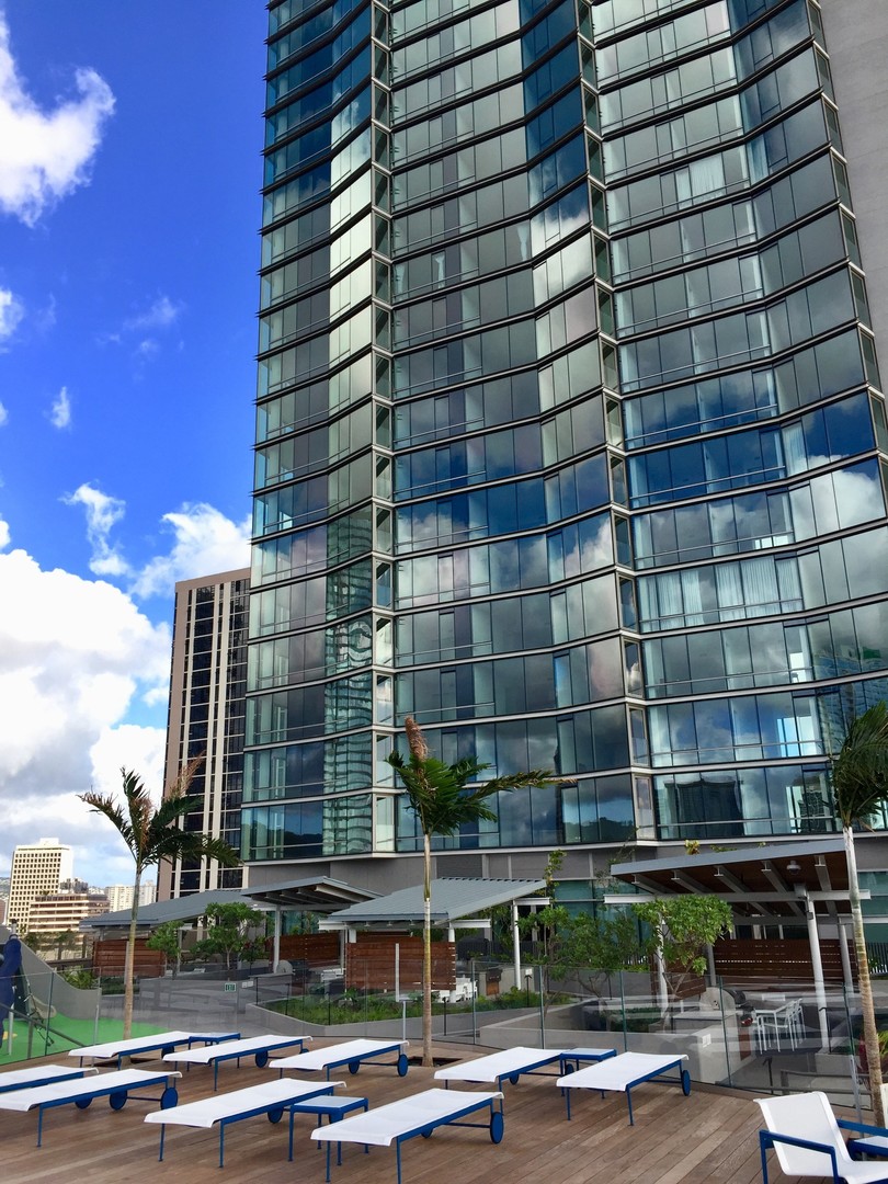 Honolulu House: 1001 Queen St #2015