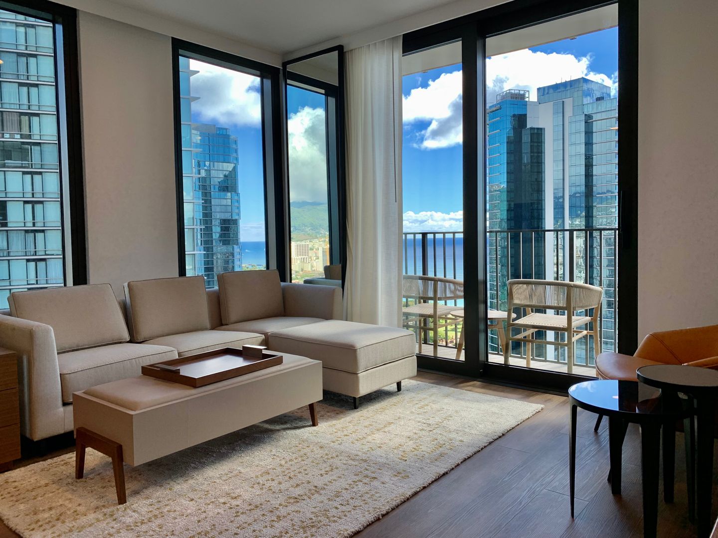 Honolulu Condo: 987 Queen St #2702