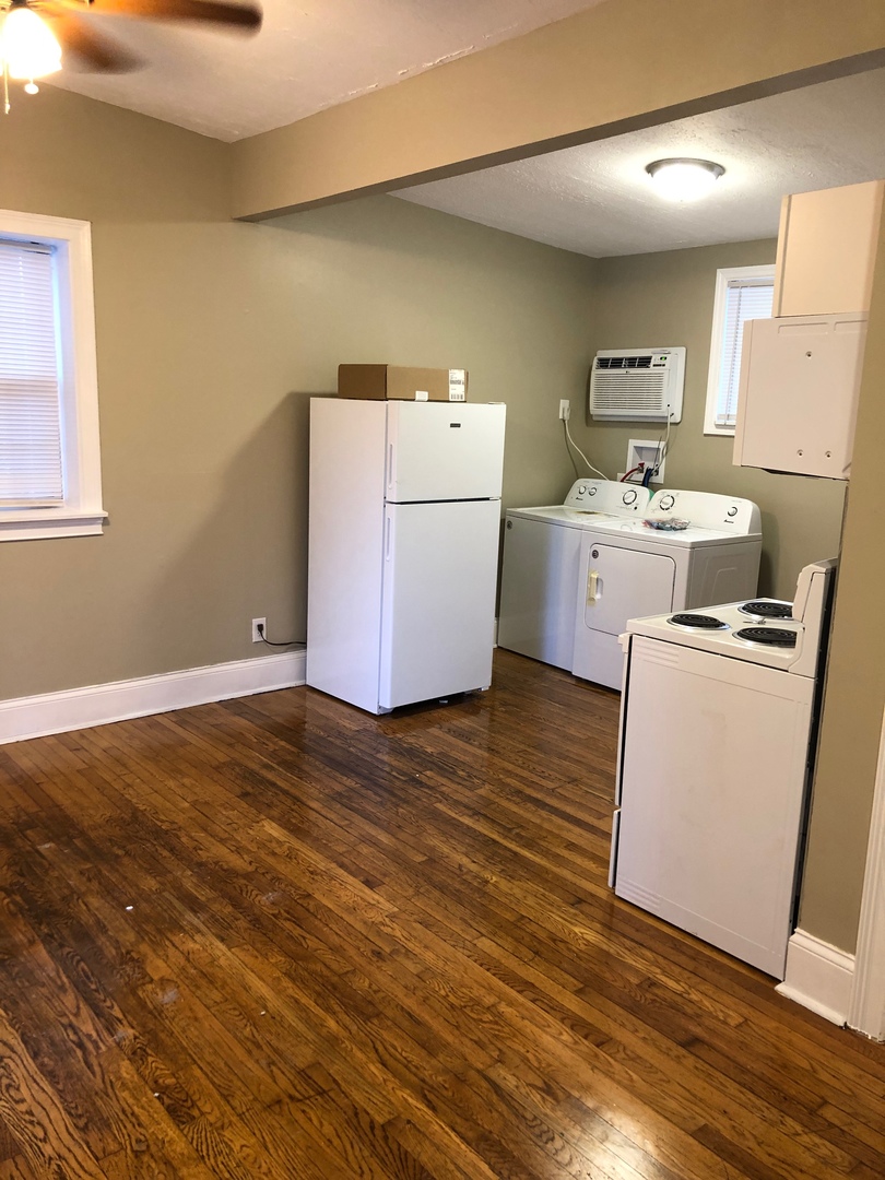 Lexington Apartment: 238 Rose St