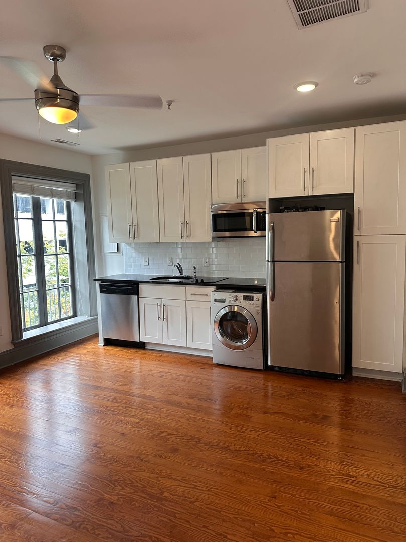 Richmond Apartment: 116 N 3rd St