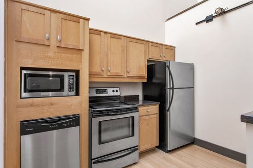 Half OFF your first month's rent! | Spacious 1 Bed / 1 Bath - Available Now! – photo 1