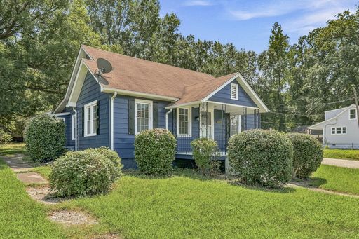 Beautiful 3-Bedroom Home in Hopewell – $1,900/Month – photo 1