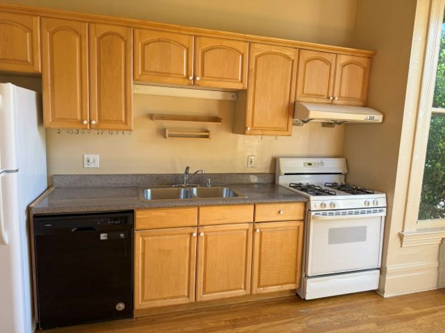 Oakland Apartment: 2141 8th Avenue