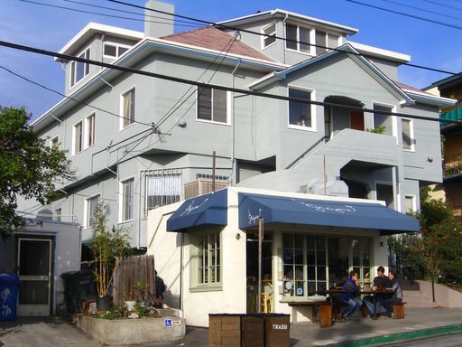 Large One-bedroom apartment in North Berkeley between Shattuck and Walnut – photo 1