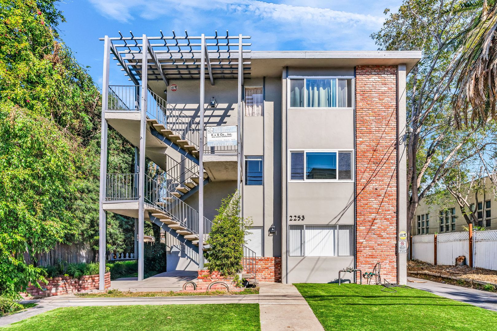 Alameda Apartment: 2253 Central Avenue Apt A