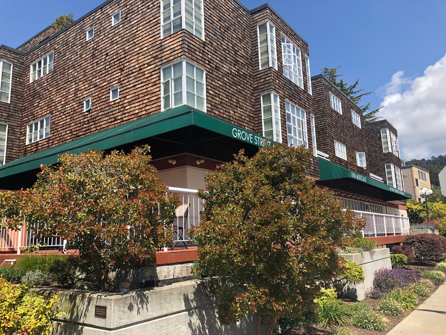 Berkeley Apartment: 1385 Shattuck Avenue