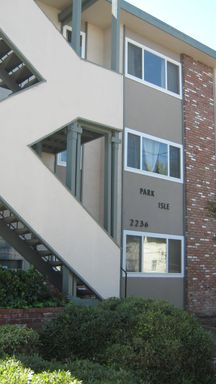 1 bedroom, 1 bath, apartment is perfect for those seeking a comfortable and convenient living space.