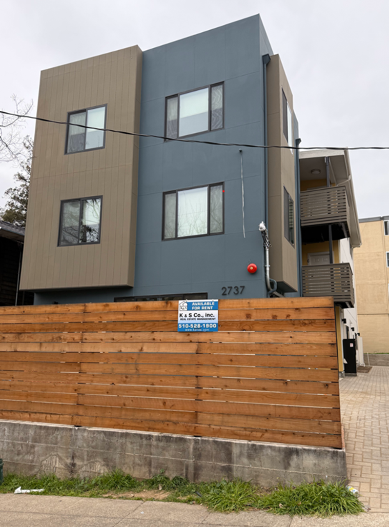 Berkeley Apartment: 2737 Durant Ave.