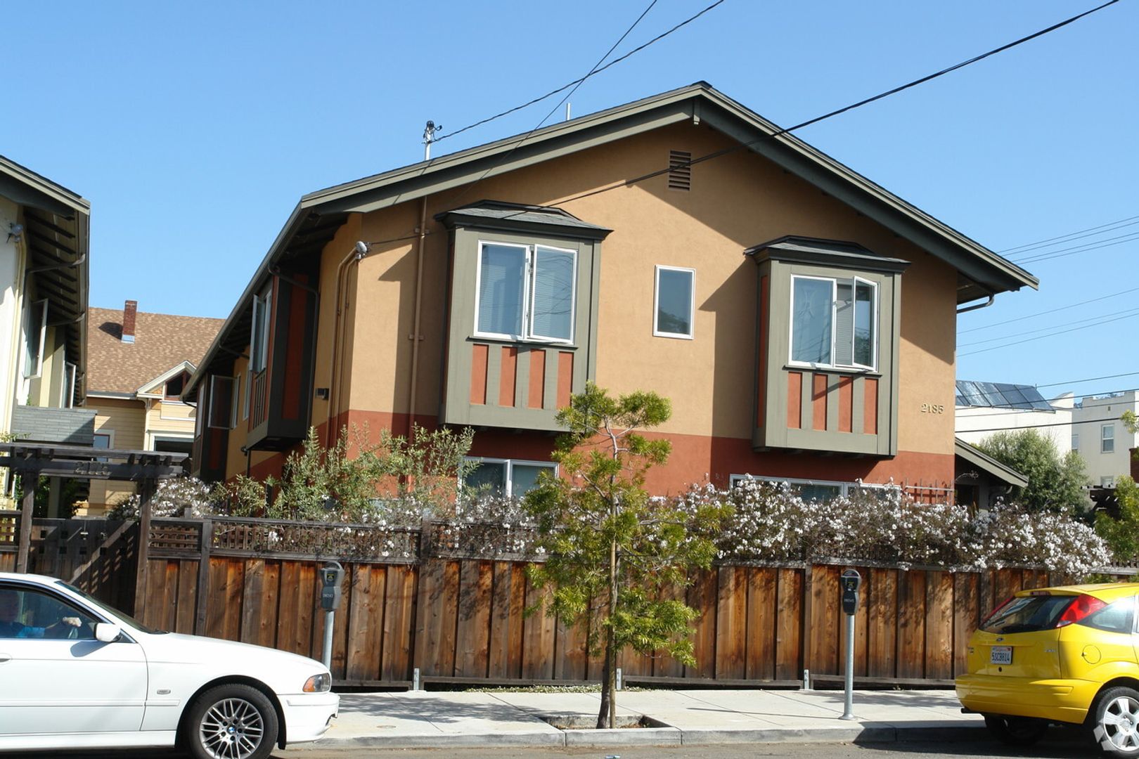 Berkeley Apartment: 2185 Dwight Way, Apt 2