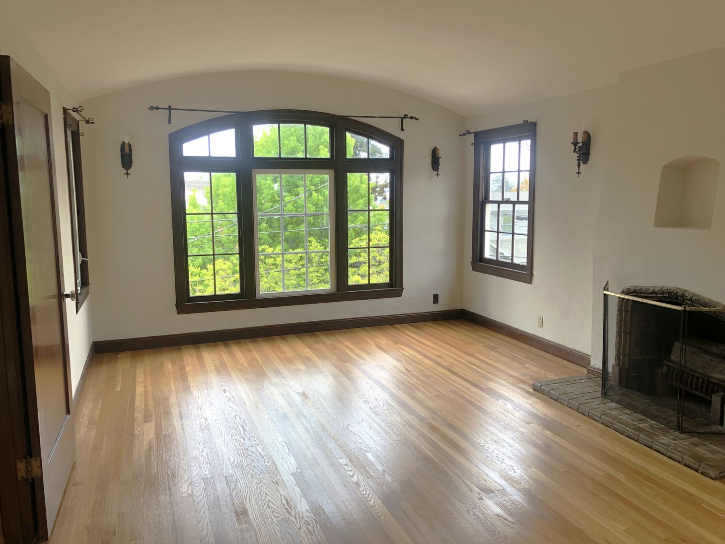 Berkeley Apartment: 1683 Scenic St.