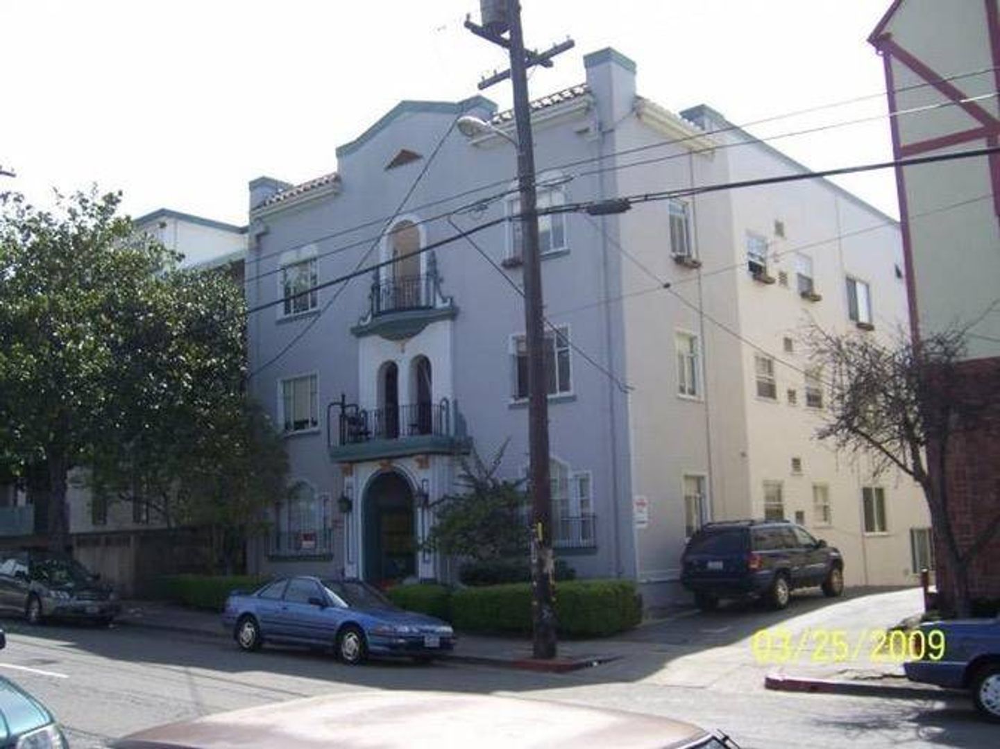 Berkeley Apartment: 2322 Haste St. Apt 15