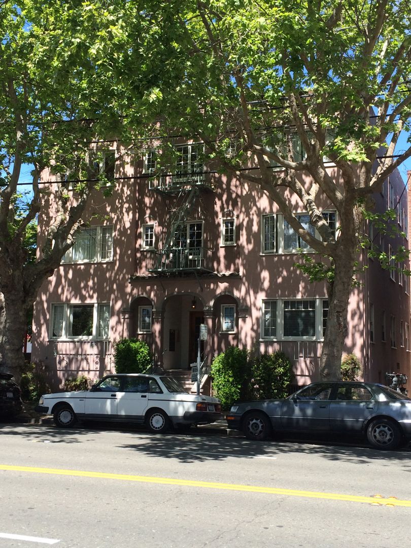 Alameda Apartment: 725 Central Avenue 104