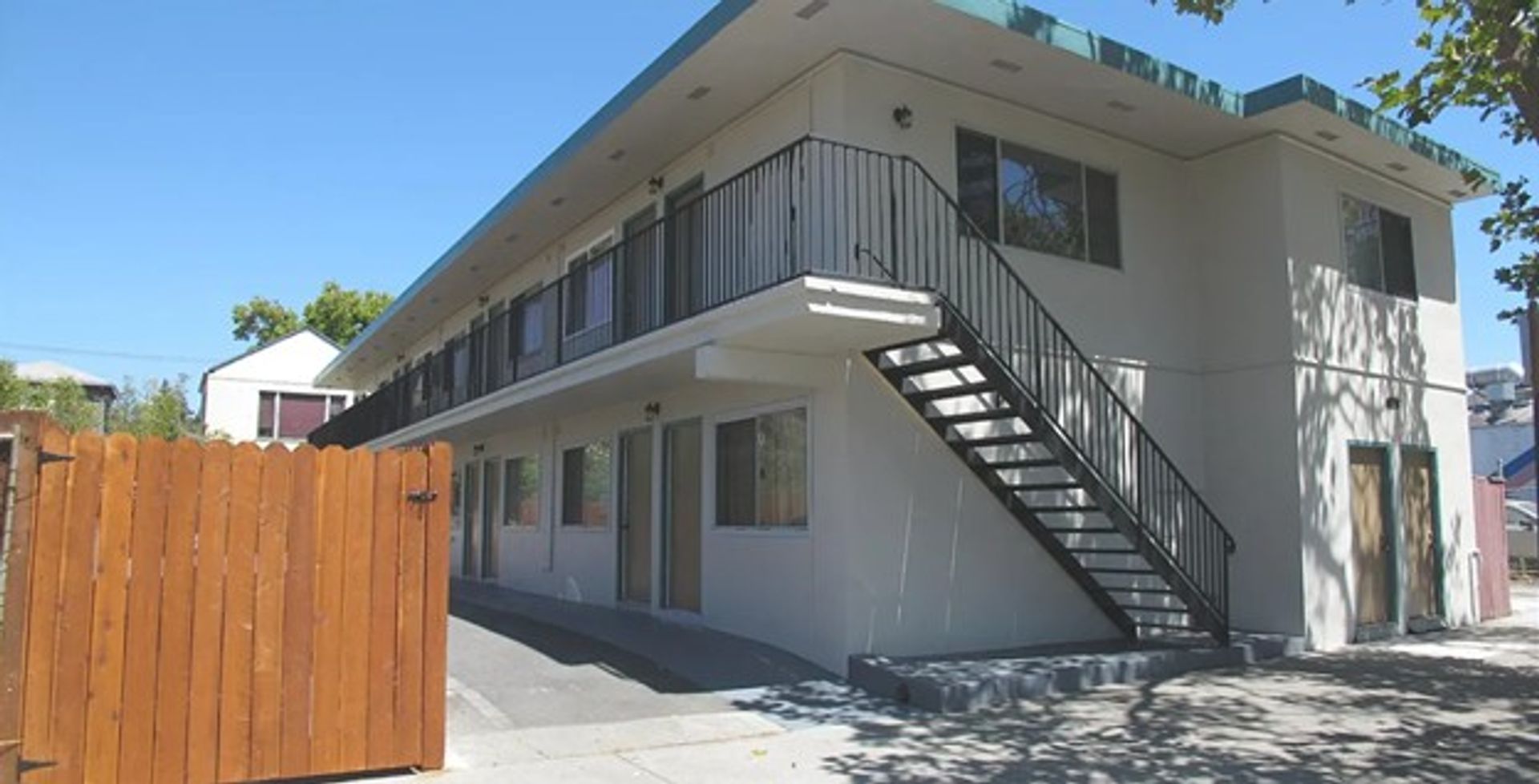 Berkeley Apartment: 1213 San Pablo Ave  #103