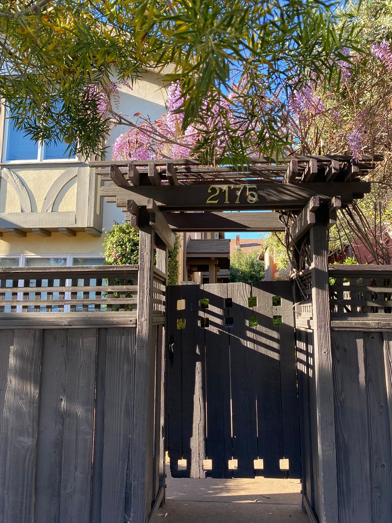 Berkeley Apartment: 2175 Dwight Way, Apt 3