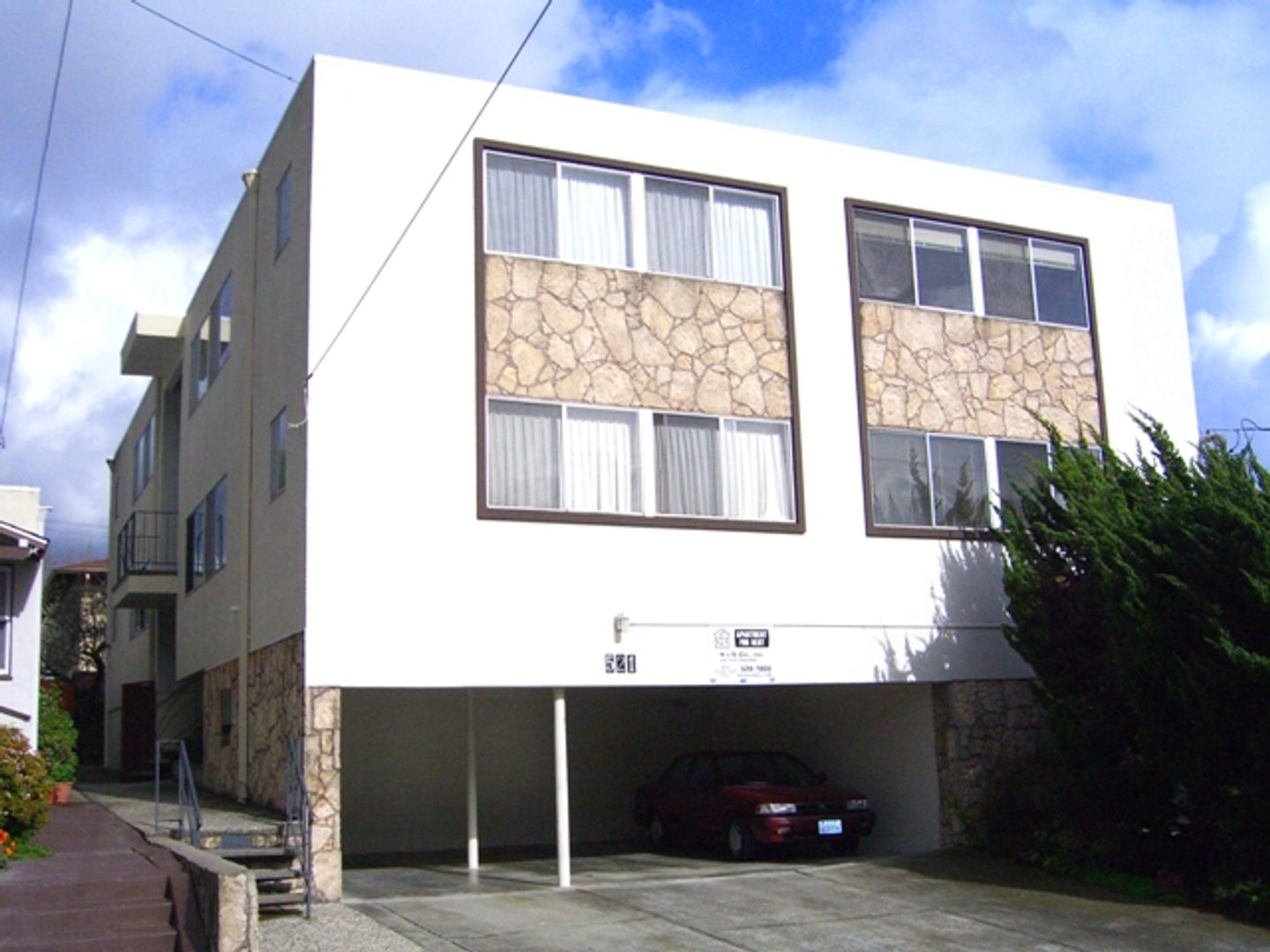 Albany Apartment: 521 Kains Avenue