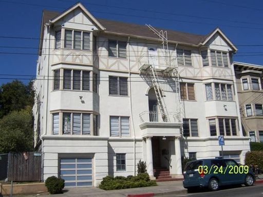 560ft2 - Prime location! One block to UCB – photo 1