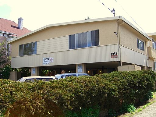Charming One Bedroom features an upgraded kitchen with modern appliances – photo 1