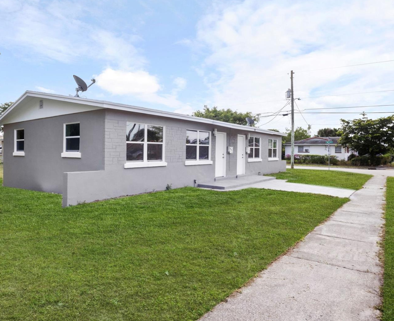 Riviera Beach Apartment: 968 W 9th St